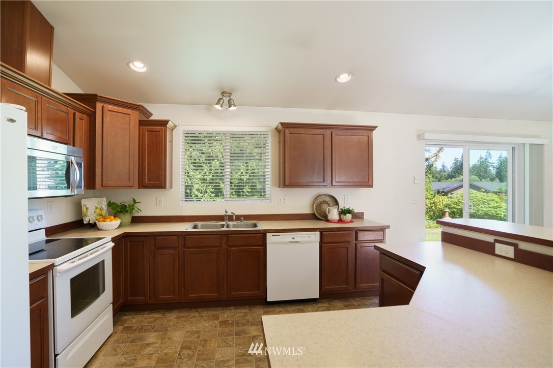 7179 Miller Road Anacortes, WA 98221 - Photo 7 of 24 Gallery Image 7