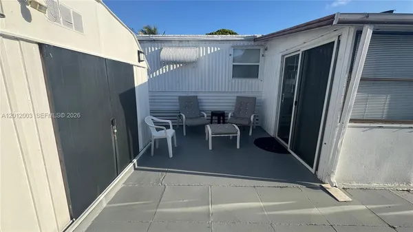 $1,975 | 219 West Lake Drive, Unit 219, Hallandale Beach, FL 33009