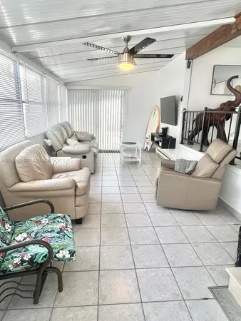 $1,975 | 219 West Lake Drive, Unit 219, Hallandale Beach, FL 33009