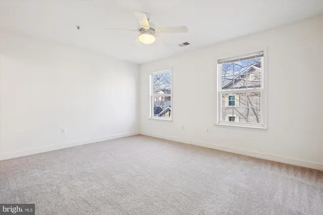 a picture of a bench in front of a mirror