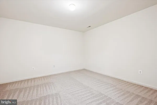 $3,950 | 502 Lawson Way, Rockville, MD 20850