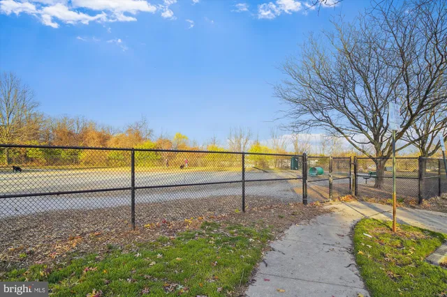 $3,950 | 502 Lawson Way, Rockville, MD 20850