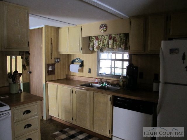 570 Hidden Valley Road Creston, NC 28615 - Photo 7 of 32 Gallery Image 7