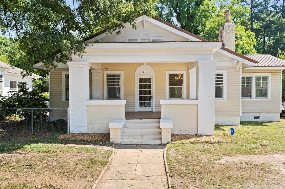 911 East River Street Anderson, SC 29624 - Photo 1 of 26 Gallery Image 1