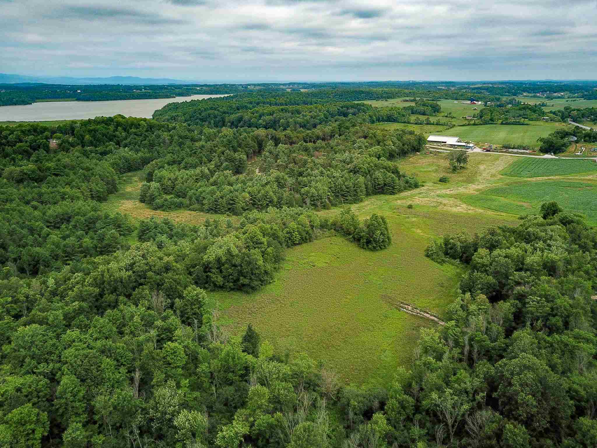 102 Pond Road, Unit 2 Shelburne, VT 05482 - Photo 6 of 36 Gallery Image 6