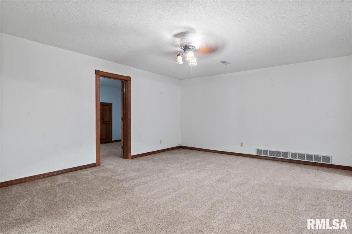 105 Timberridge Drive Springfield, IL 62702 - Photo 26 of 38 Gallery Image 26
