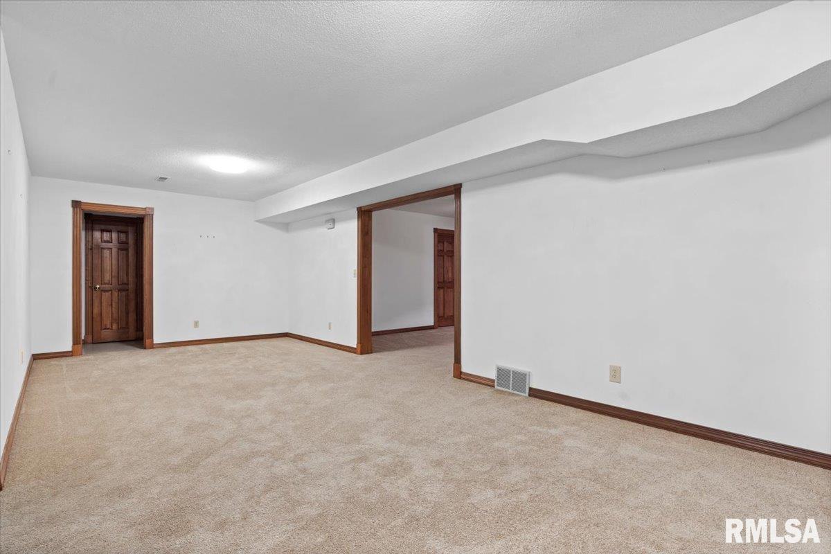 105 Timberridge Drive Springfield, IL 62702 - Photo 31 of 38 Gallery Image 31