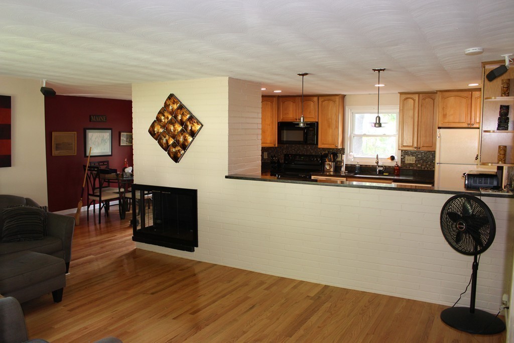 35 Donna Road Framingham, MA 01701 - Photo 4 of 25 Gallery Image 4