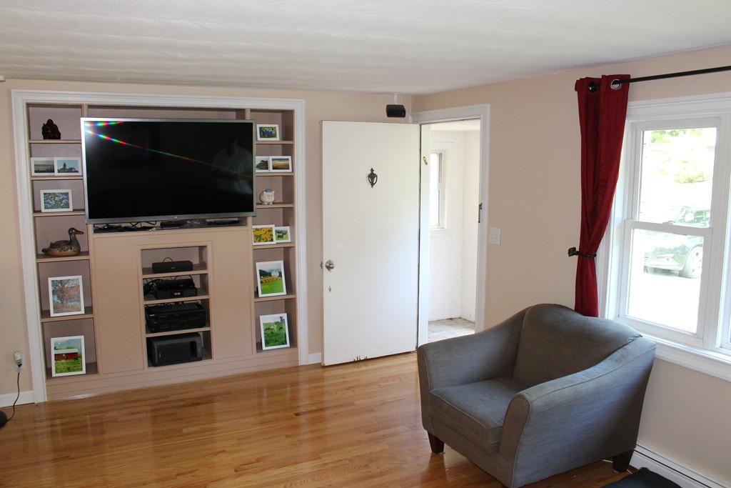 35 Donna Road Framingham, MA 01701 - Photo 5 of 25 Gallery Image 5