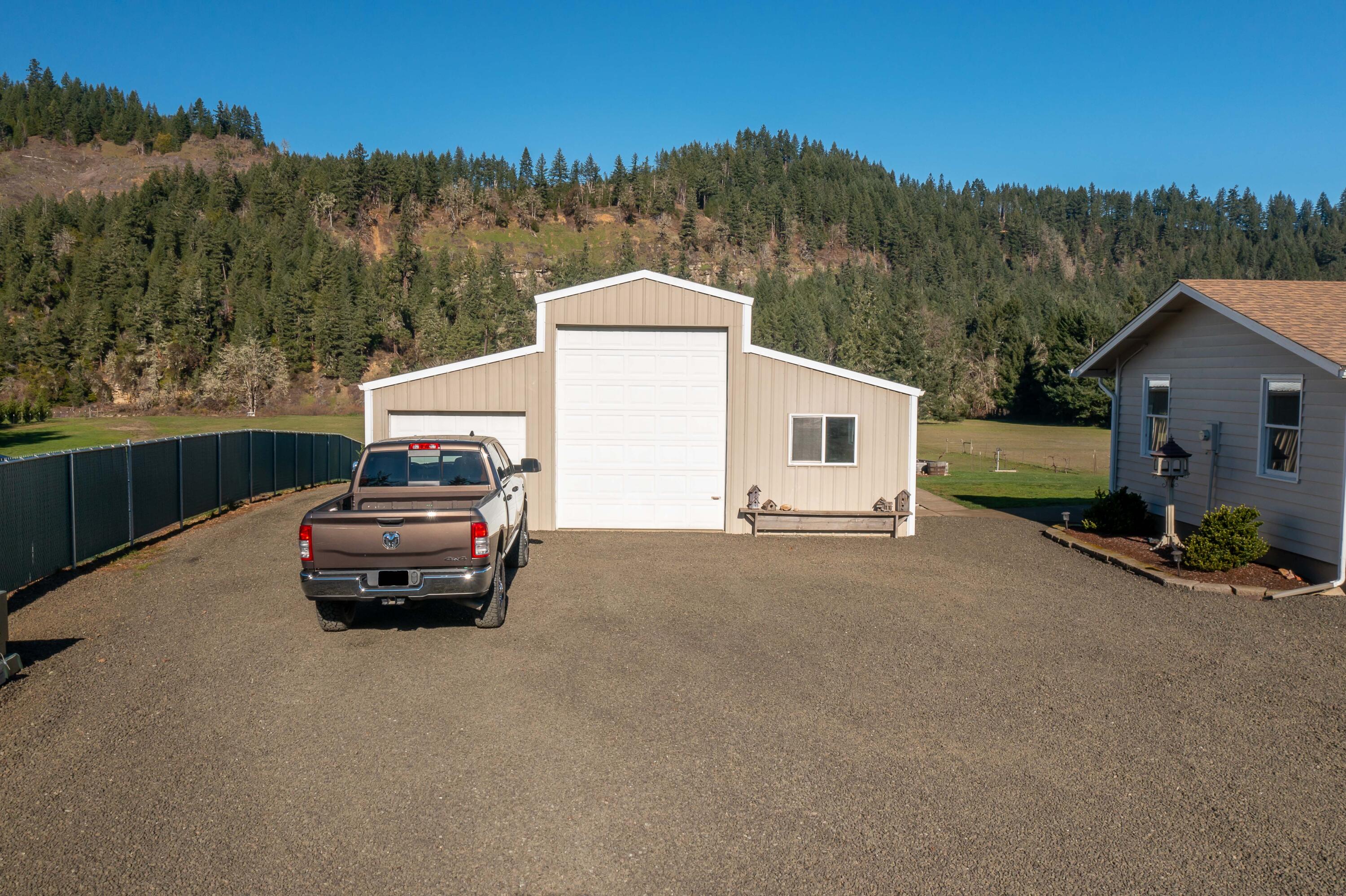497 Indian Bend Road Umpqua, OR 97486 - Photo 33 of 52 497 Indian Bend Road-32