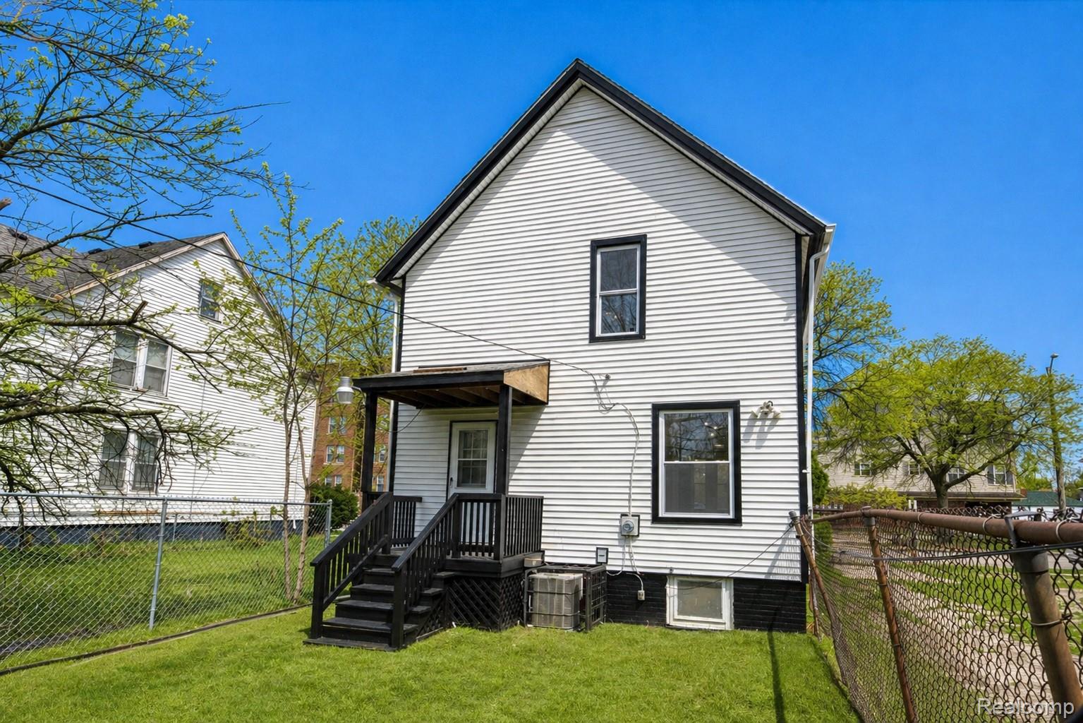 430 Holbrook Detroit, MI 48202 - Photo 26 of 31 Image 30 - Holbrok .jpg