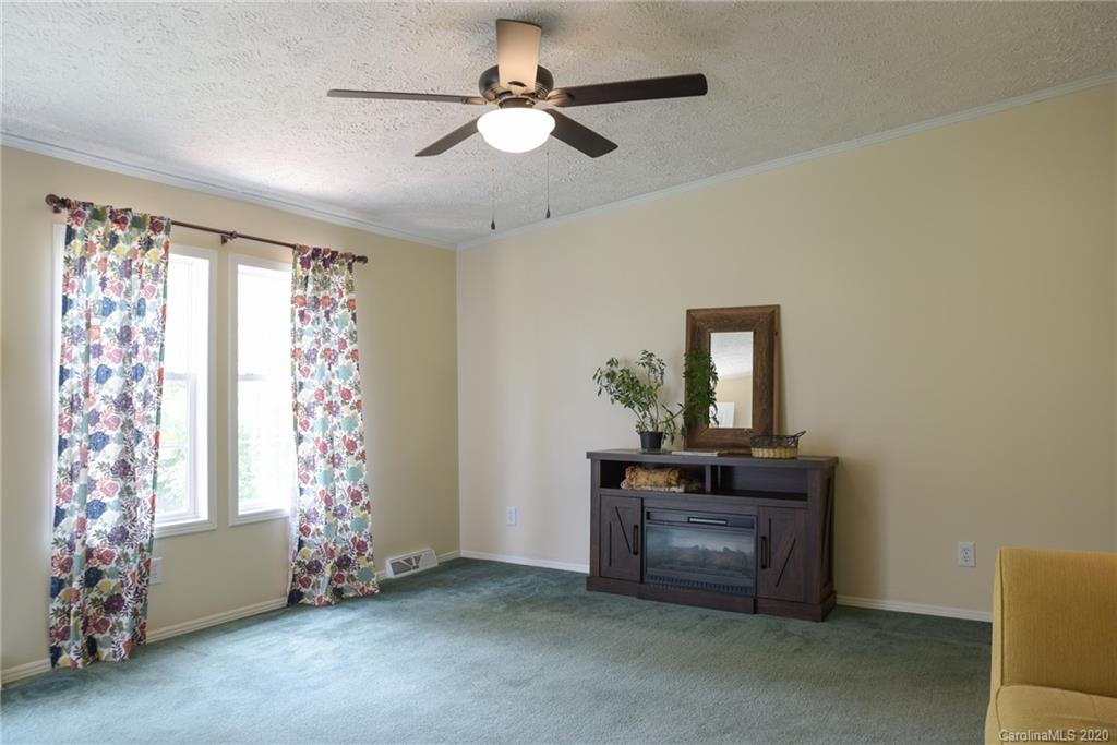 422 Hughey Road Alexander, NC 28701 - Photo 5 of 48 Gallery Image 5