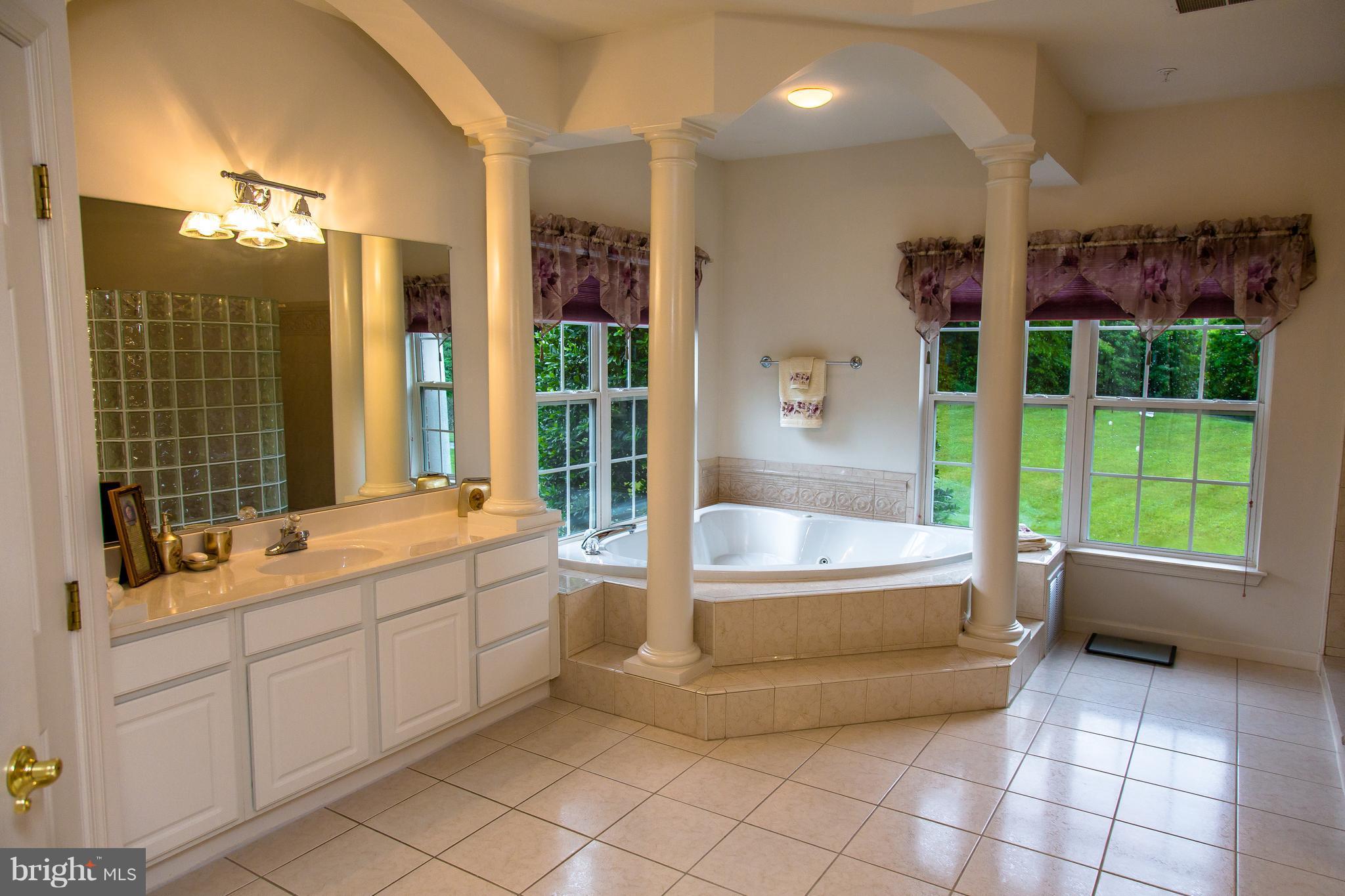 5823 Old Crain Highway Upper Marlboro, MD 20772 - Photo 26 of 30 Master Bath w/Jacuzzi tub