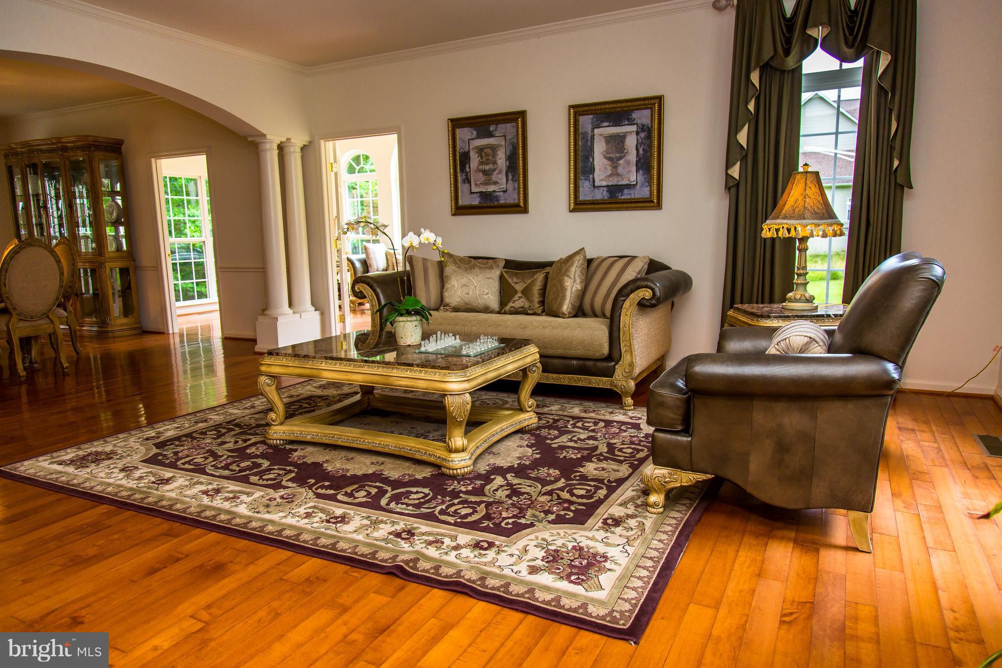 5823 Old Crain Highway Upper Marlboro, MD 20772 - Photo 7 of 30 Living Room
