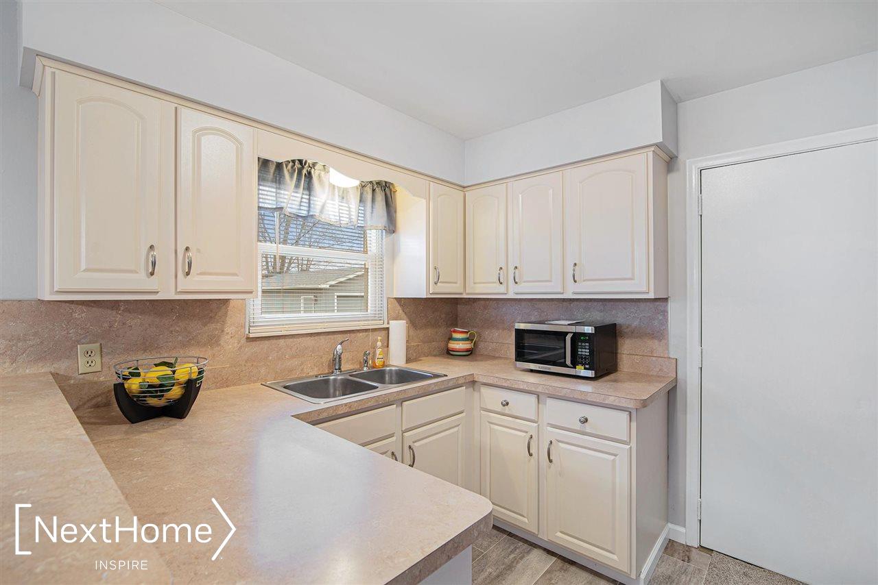 3203 Dillon Road Flushing, MI 48433 - Photo 9 of 29