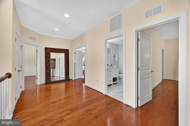 $1,398,000 | 5806 Toboggan Circle, Rockville, MD 20855
