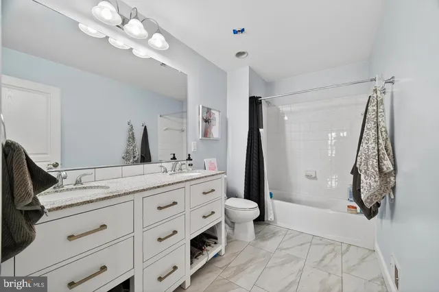 $1,398,000 | 5806 Toboggan Circle, Rockville, MD 20855