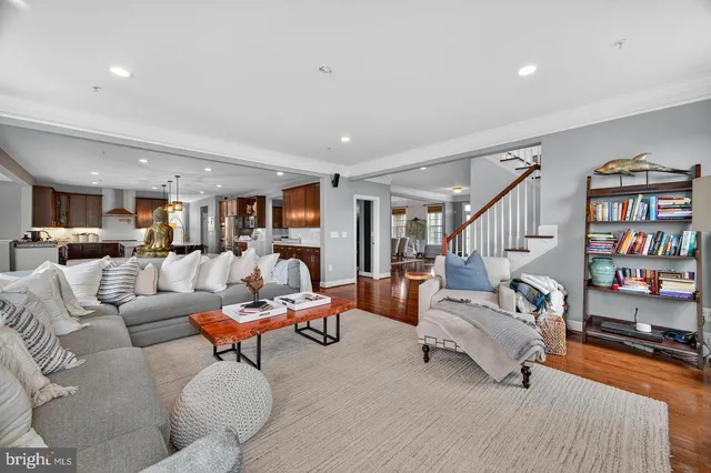 $1,398,000 | 5806 Toboggan Circle, Rockville, MD 20855