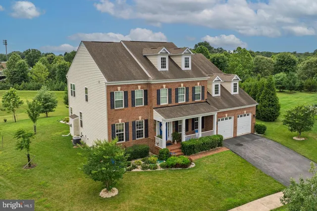 $1,398,000 | 5806 Toboggan Circle, Rockville, MD 20855