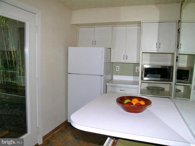 6640 Kerns Road Falls Church, VA 22042 - Photo 9 of 17 Kitchen #2