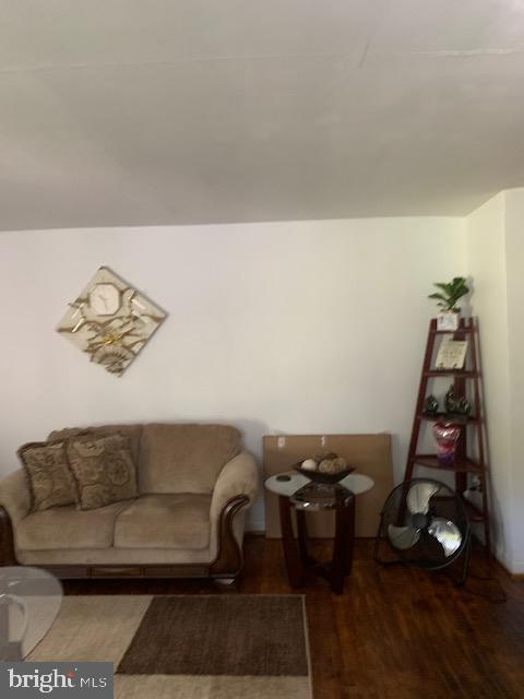 1421 Powell Road Brookhaven, PA 19015 - Photo 3 of 8