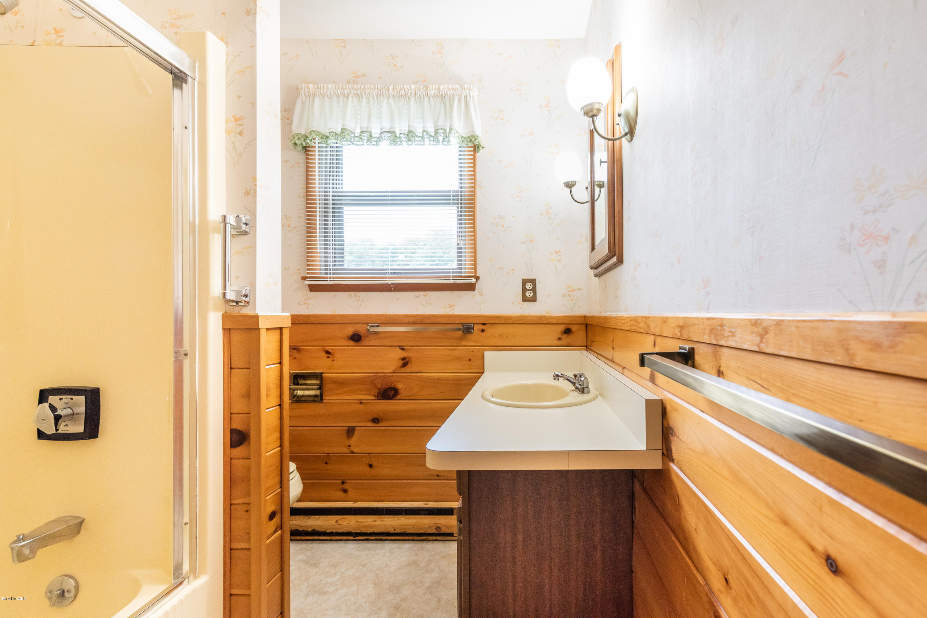 10 Smith Road West Stockbridge, MA 01266 - Photo 9 of 22 10 Smith Rd