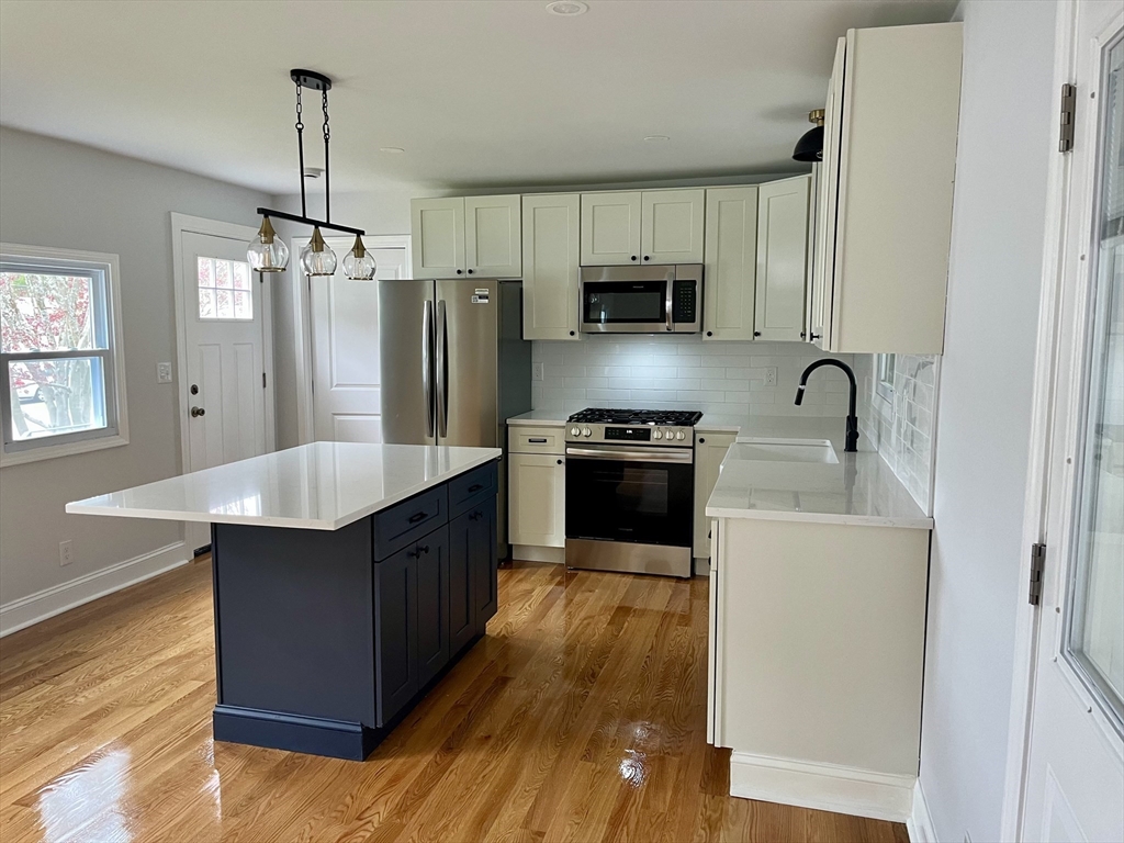 10 Holly Road Taunton, MA 02780 - Photo 11 of 28 Gallery Image 11