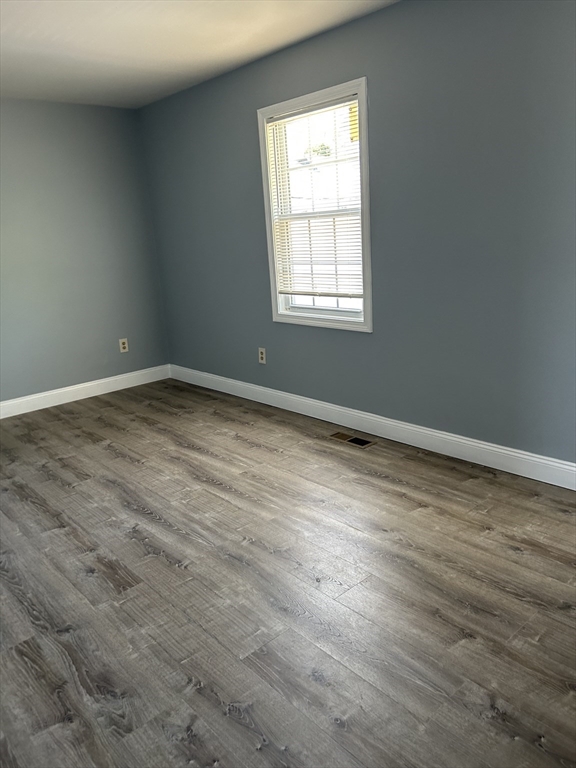 35-37 Pine St Court Springfield, MA 01105 - Photo 7 of 42
