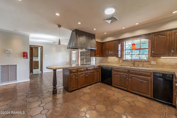 $538,900 | 3100 Surrey Lane, Lake Charles, LA 70605