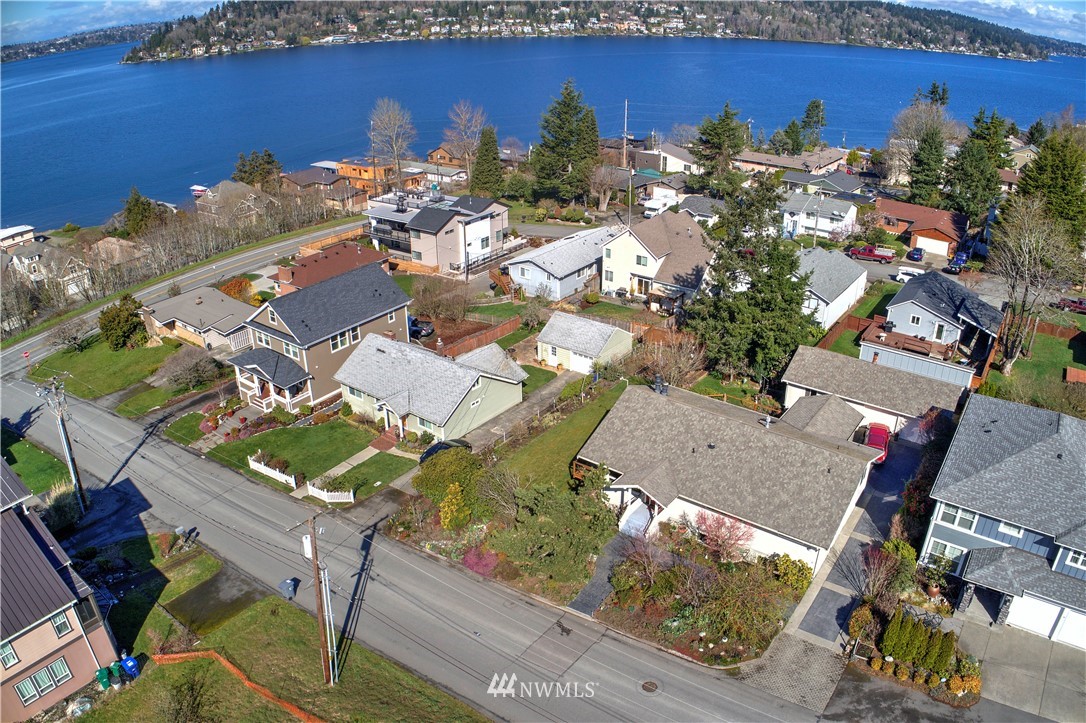 806 North 30th Street Renton, WA 98056 - Photo 3 of 25