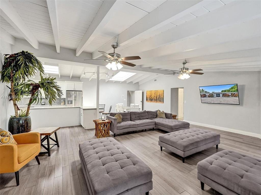 2500 Northeast 19th Street Pompano Beach, FL 33062 - Photo 2 of 39