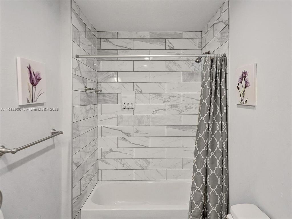 2500 Northeast 19th Street Pompano Beach, FL 33062 - Photo 23 of 39