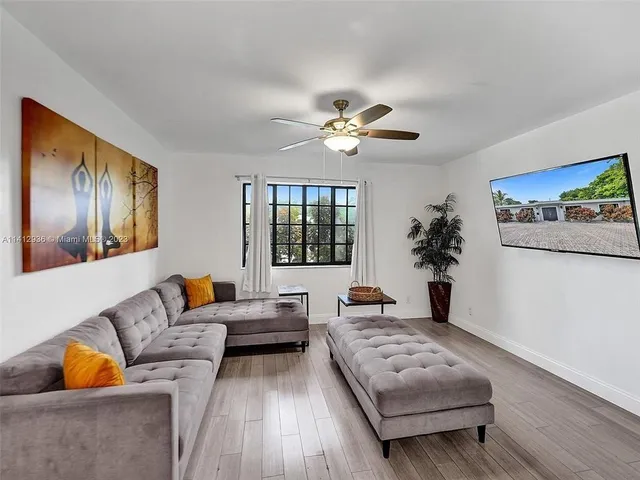 $4,950 | 2500 Northeast 19th Street, Pompano Beach, FL 33062