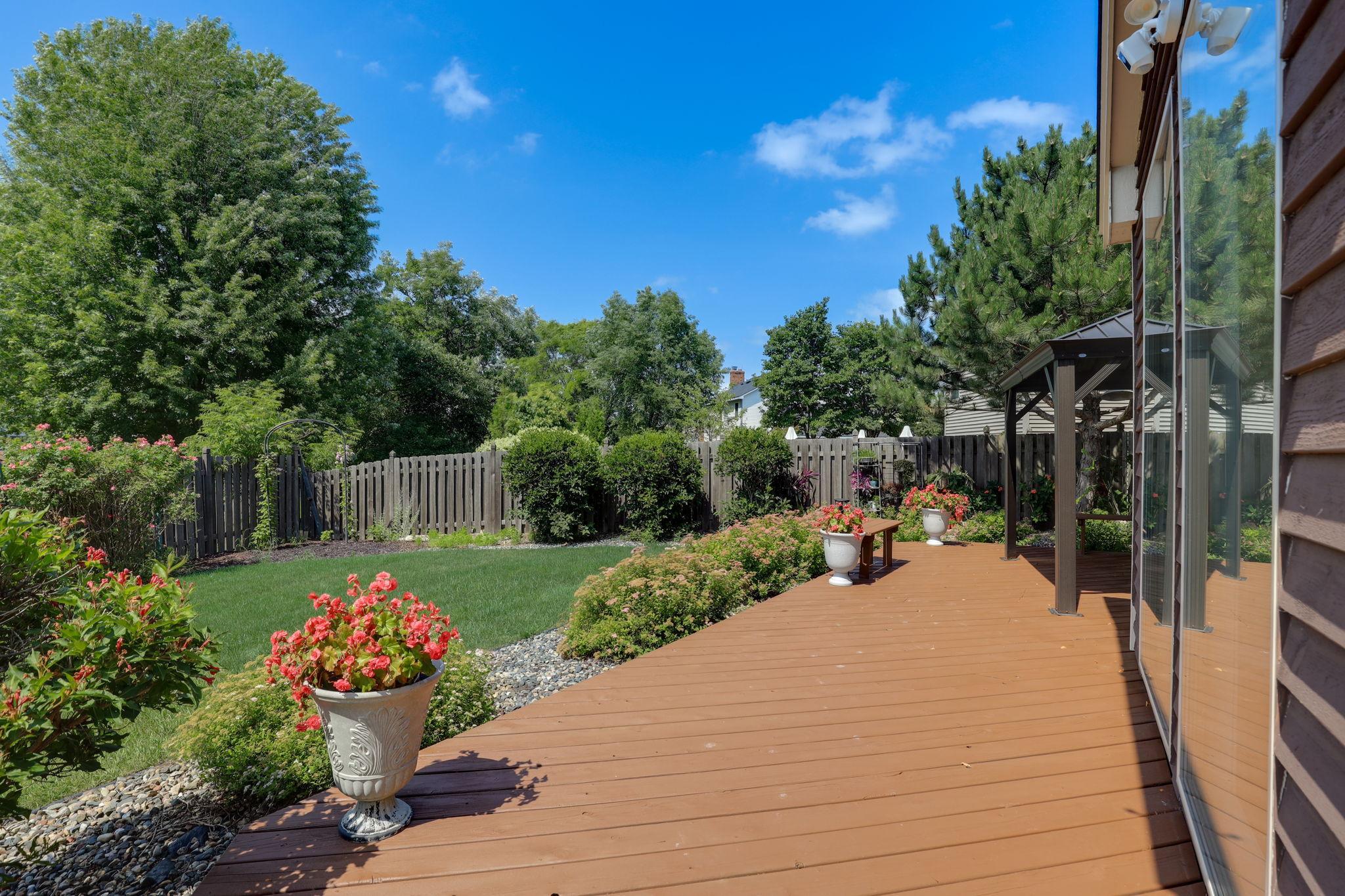 455 Highpoint Curve Maplewood, MN 55119 - Photo 38 of 44