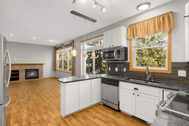 $3,500 | 17440 49th Avenue North, Plymouth, MN 55446