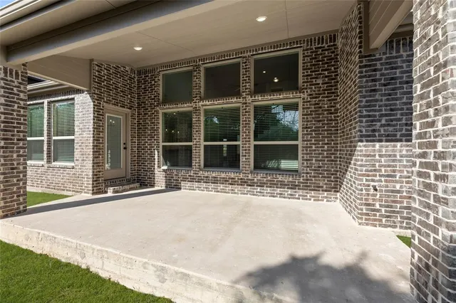 $626,475 | 516 Big Lake, DeSoto, TX 75115