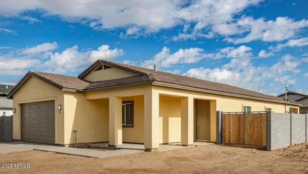 $2,695 | 411 North Central Avenue, Avondale, AZ 85323