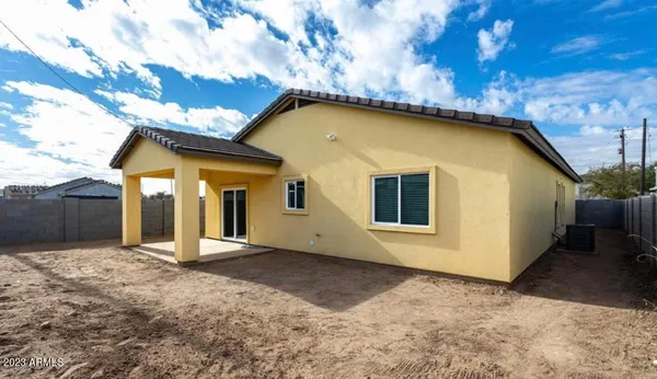 $2,695 | 411 North Central Avenue, Avondale, AZ 85323