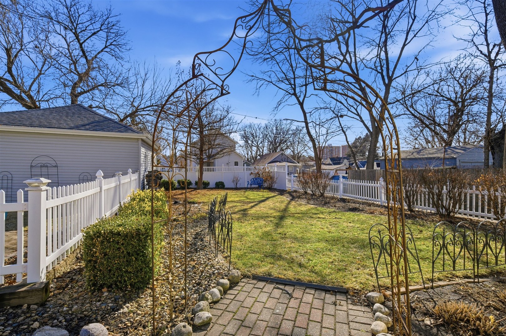 401 South McLean Street Bloomington, IL 61701 - Photo 27 of 30