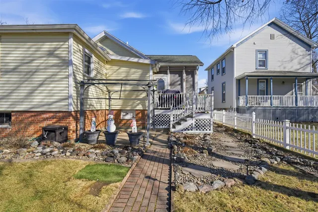 $250,000 | 401 South McLean Street, Bloomington, IL 61701