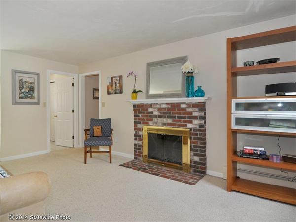 40 Tilting Rock Road Wrentham, MA 02093 - Photo 4 of 29 Gallery Image 4