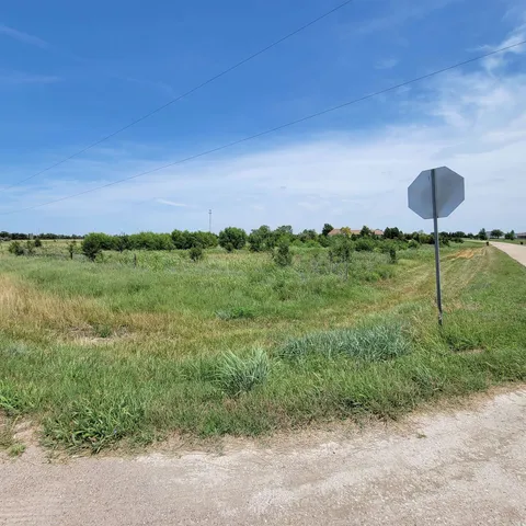 $195,000 | S South S Greenwich Road, Wichita, KS 67210