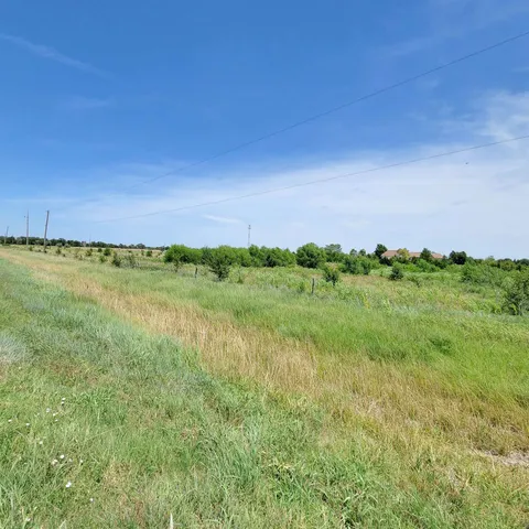 $195,000 | S South S Greenwich Road, Wichita, KS 67210