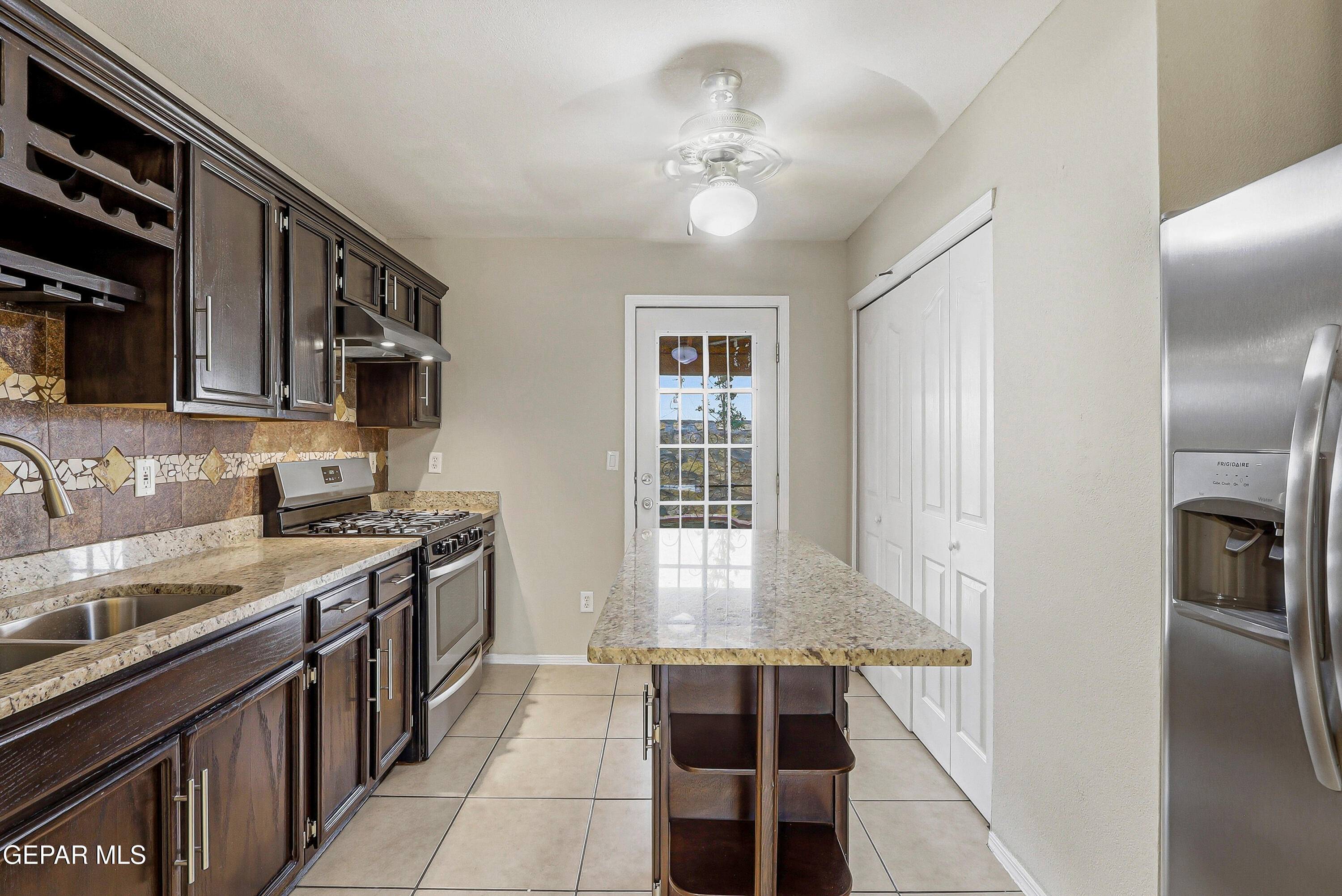 10776 Spring Valley Circle Socorro, TX 79927 - Photo 17 of 32 28-print-IMG_2722