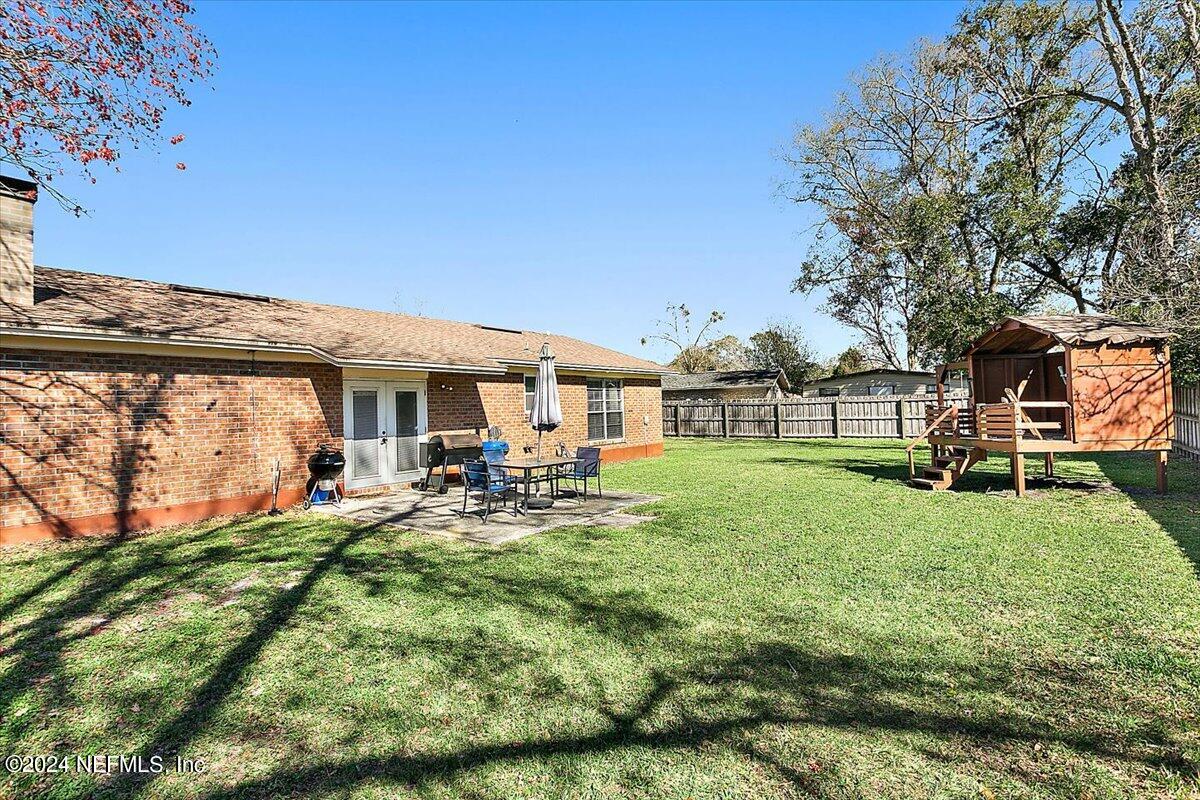 8260 Springtree Road Jacksonville, FL 32210 - Photo 12 of 18 15-Backyard