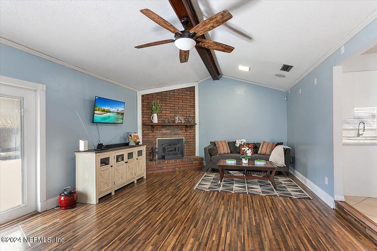8260 Springtree Road Jacksonville, FL 32210 - Photo 3 of 18 04-Living Room
