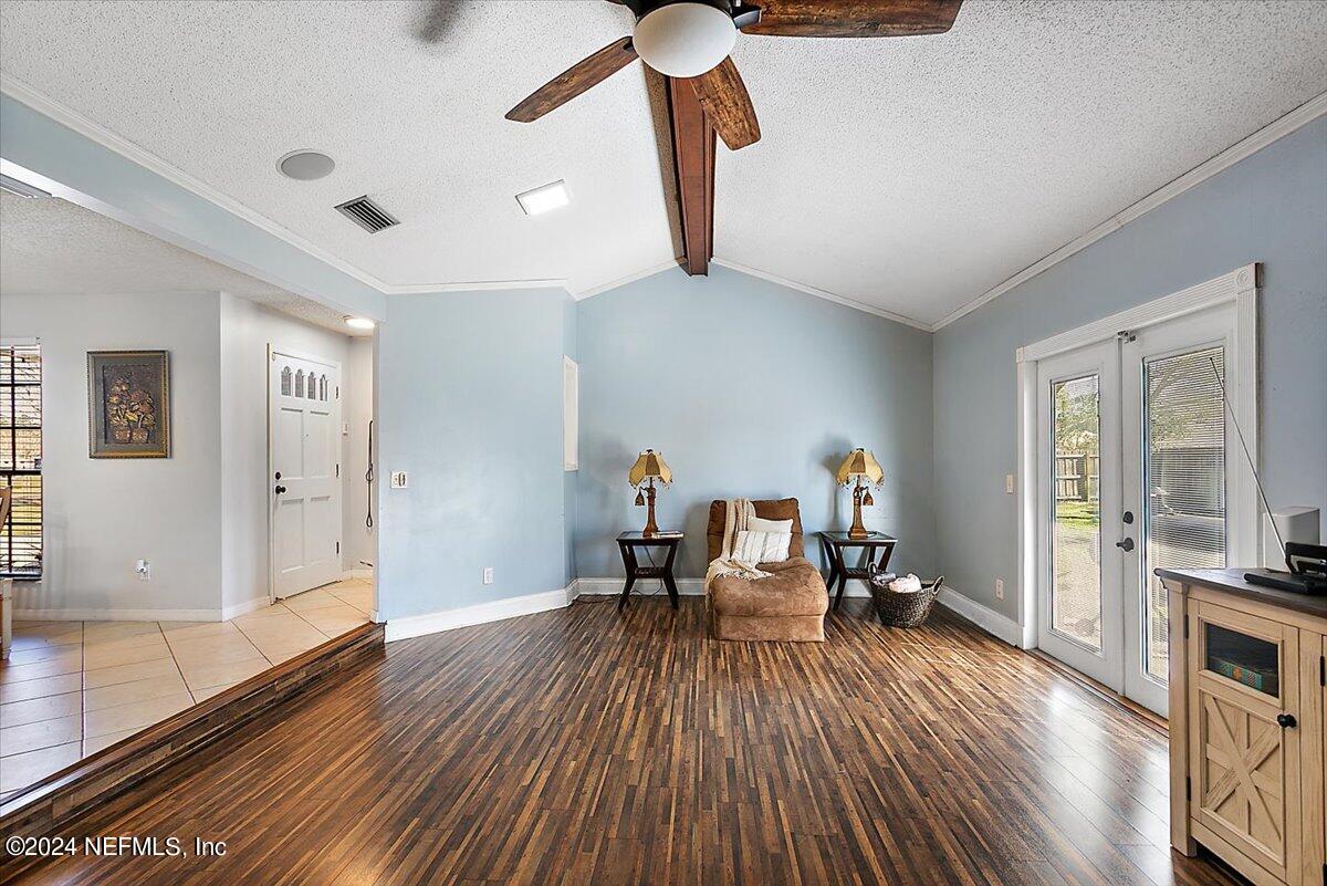 8260 Springtree Road Jacksonville, FL 32210 - Photo 4 of 18 05-Living Room