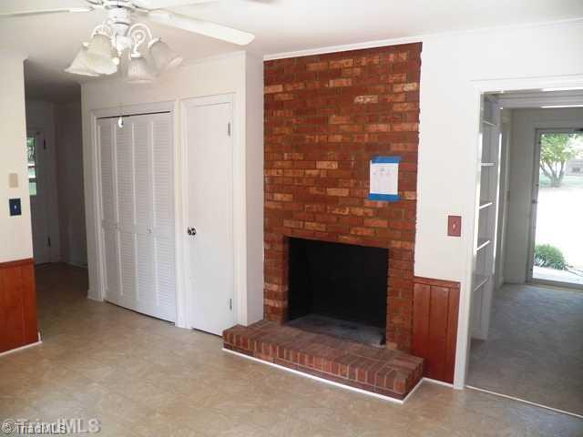 208 Mountain View Road Mount Airy, NC 27030 - Photo 3 of 10 Den/Family/Great Room.
