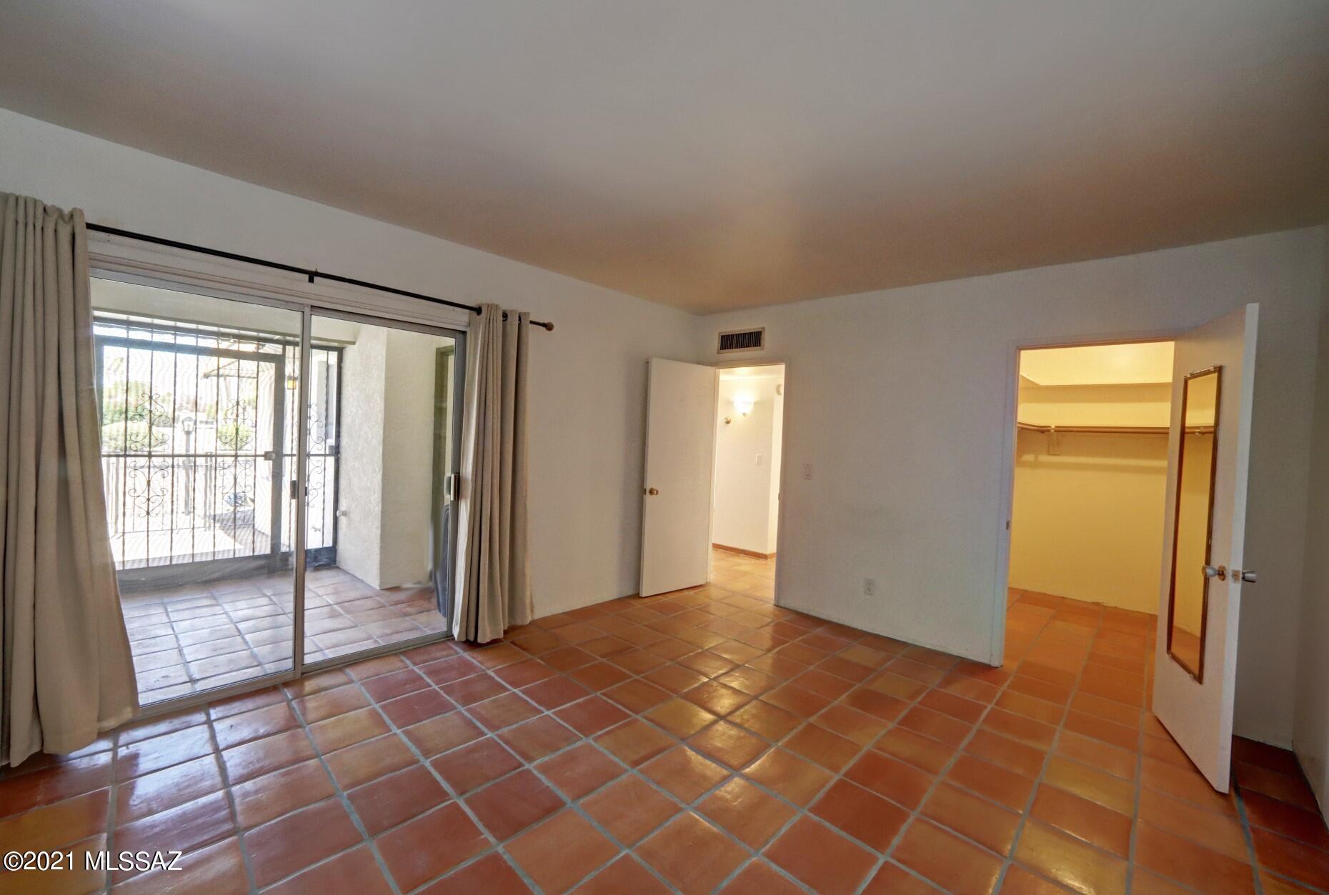 660 East River Road, Unit I Tucson, AZ 85704 - Photo 22 of 37