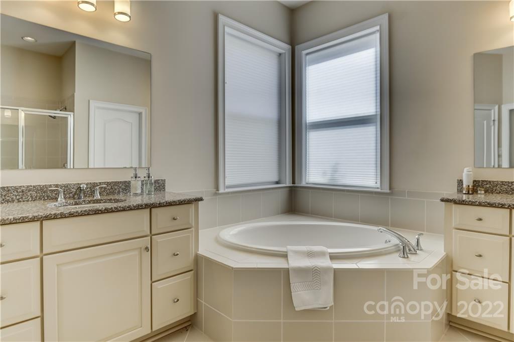 15514 Lake Ridge Road Charlotte, NC 28278 - Photo 27 of 48 Gallery Image 27